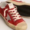Herren-V-Star aus dunkelrotem Wildleder mit silbernem Stern und Fersenlasche