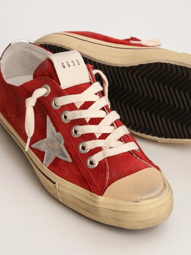 Herren-V-Star aus dunkelrotem Wildleder mit silbernem Stern und Fersenlasche