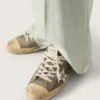 Herren-V-Star aus taubengrauem Wildleder mit silbermetallischem Lederstern
