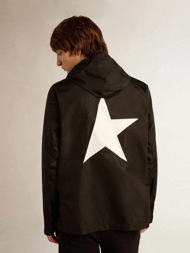 Herren-Windjacke mit kontrastierendem weissem Logo und Stern