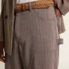 Herrenhose aus Wollmischung in hellbraunem Mikro-Chevron-Muster