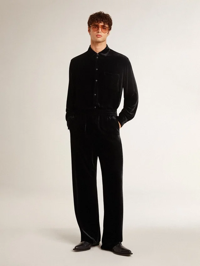 Herrenhose in Schwarz mit Samtoptik