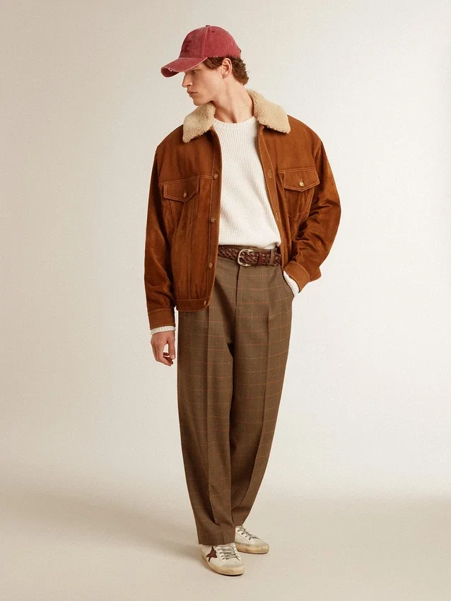 Herrenjacke aus tabakfarbenem Spaltleder mit Lammfellkragen