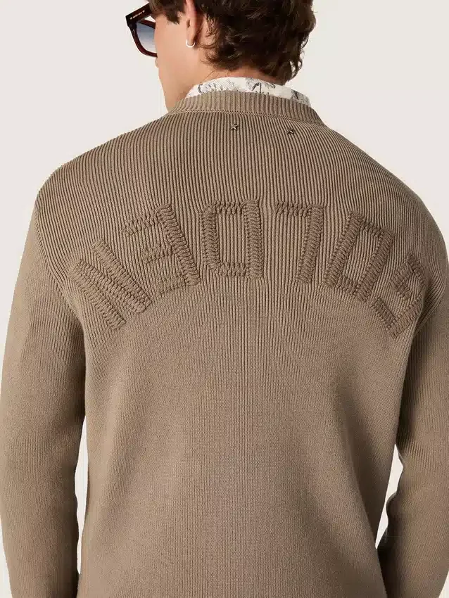 Herrenpullover aus helltaupefarbener Bio-Baumwolle mit gesticktem Logo