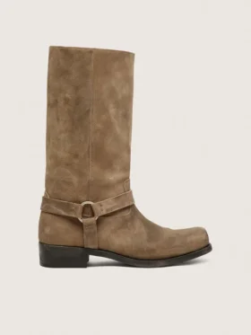 Hohe Herren-Biker-Stiefel aus dunkelbeigem, gewachstem Wildleder mit Riemen und silberfarbener Schnalle