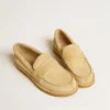 Jerry-Loafer aus ecrufarbenem, gewachstem Wildleder