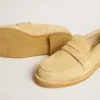 Jerry-Loafer aus ecrufarbenem, gewachstem Wildleder
