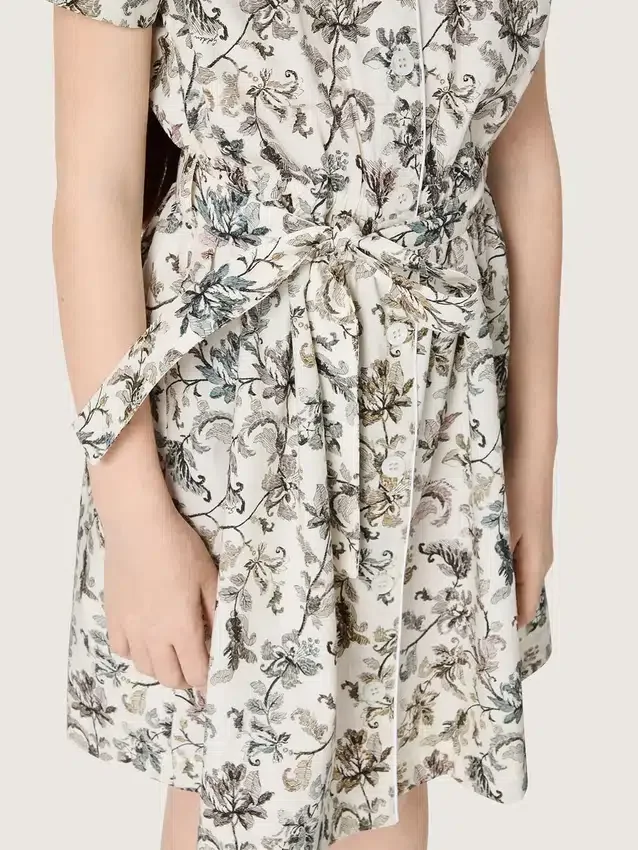 Journey-Mädchenkleid aus weissem Baumwoll-Canvas mit grünem Blumenprint