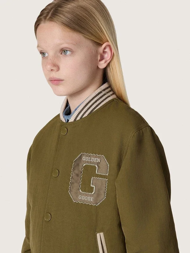 Journey Unisex-Bomberjacke aus militärgrünem Nylon-Twill mit gesticktem Aufnäher