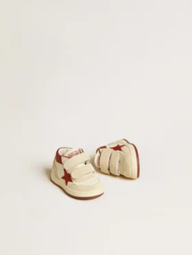 June Junior aus Nappa und Wildleder mit rotem Lederstern und Fersenlasche