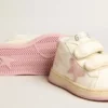 June Junior aus Nappaleder mit Stern und Fersenlasche aus altrosa Wildleder
