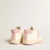 June Junior aus Nappaleder mit Stern und Fersenlasche aus altrosa Wildleder