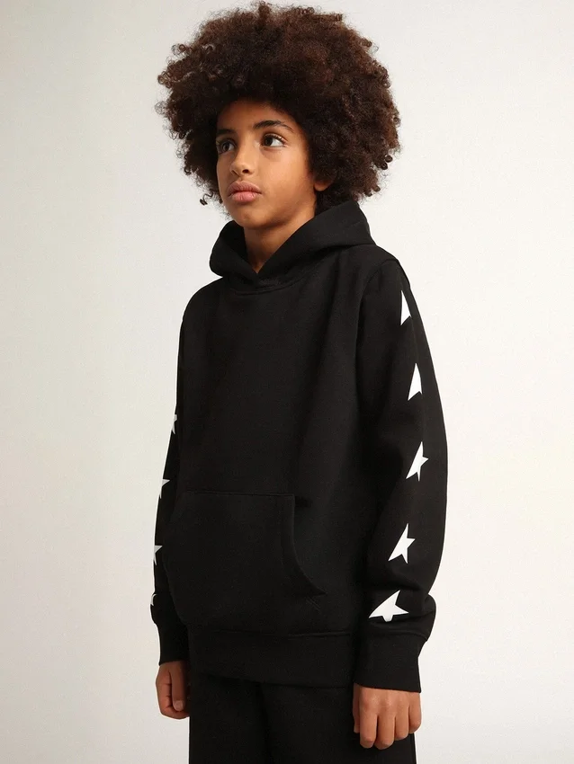 Jungen-Kapuzen-Sweatshirt in Schwarz mit kontrastierenden weissen Sternen