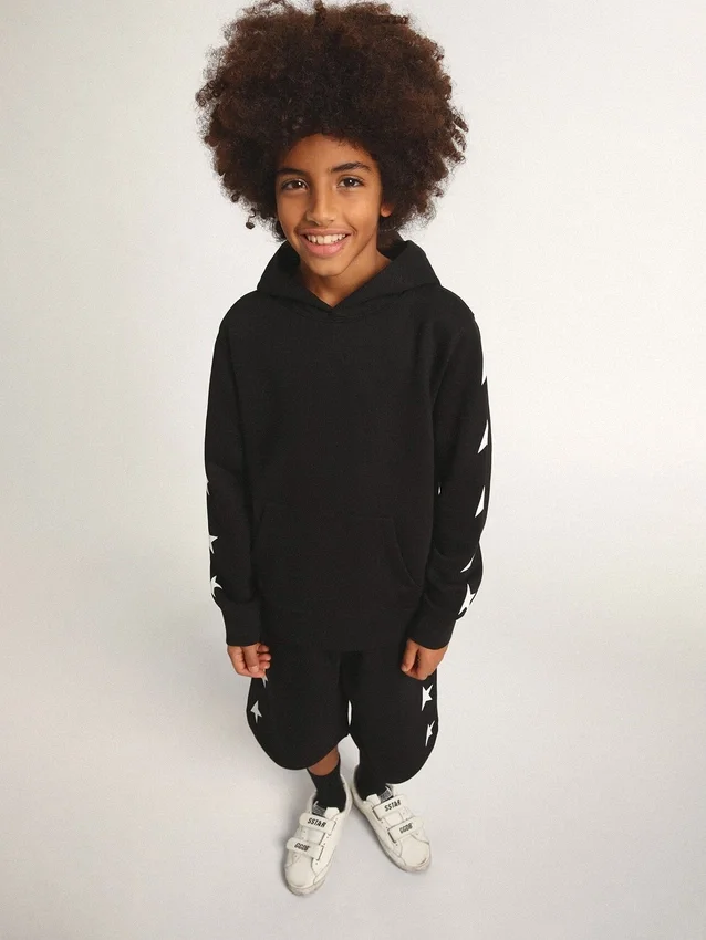 Jungen-Kapuzen-Sweatshirt in Schwarz mit kontrastierenden weissen Sternen
