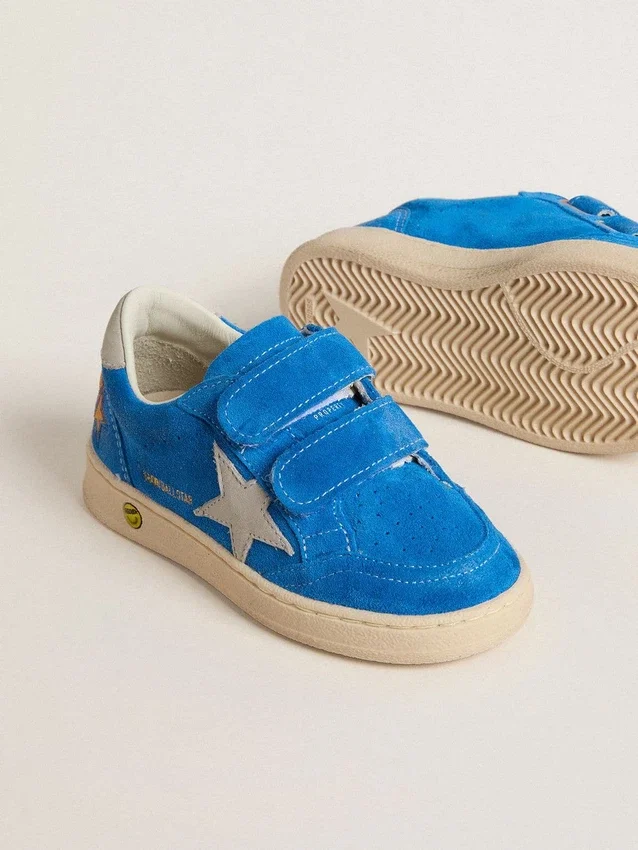Junior Ball Star aus hellblauem Wildleder mit grauem Nubuk-Stern und Fersenlasche