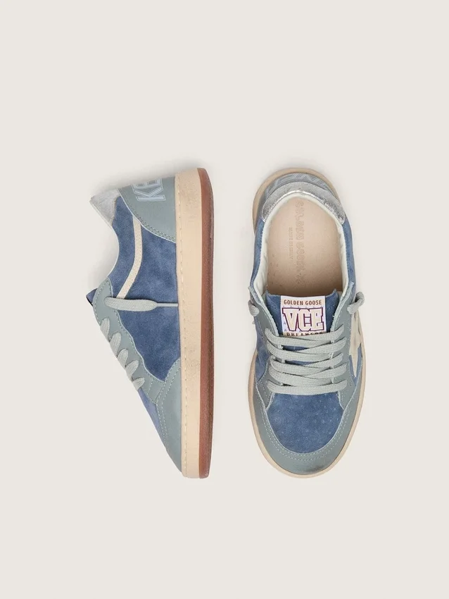 Junior Ball Star in Hellblau und Denimblau aus Wildleder mit weissem Lederstern