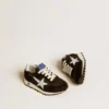 Junior-Marathon aus schwarzem Nylon mit aufgedrucktem Stern und Fersenlasche aus Leder