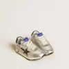 Junior Marathon aus silbernem Nylon mit schwarzem Stern und Lederlasche an der Ferse