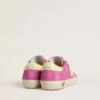 Junior Super-Star aus rosa Wildleder mit hellgelbem Stern und Fersenlasche