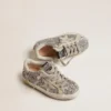 Junior Super-Star mit silbernem Glitzer und Wildlederdetails