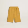 Kinder-Jogging-Shorts in Ockergelb mit Stickerei