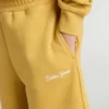 Kinder-Jogging-Shorts in Ockergelb mit Stickerei