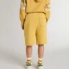 Kinder-Jogging-Shorts in Ockergelb mit Stickerei