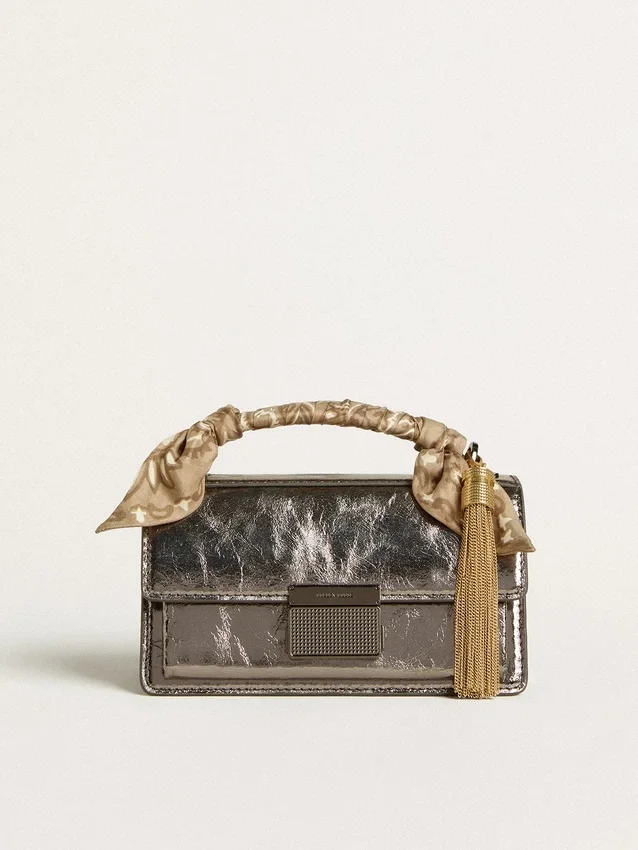 Kleine Venezia-Tasche aus anthrazitgrauem Metallic-Leder mit schwarzen Details