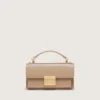 Kleine Venezia-Tasche aus beigem, genarbtem Leder mit goldenen Details