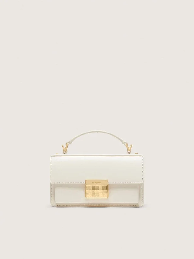 Kleine Venezia-Tasche aus butterfarbenem, geripptem Leder mit goldenen Details