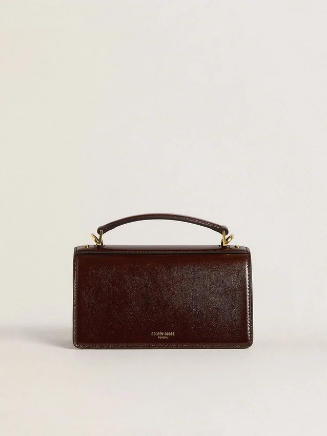 Kleine Venezia-Tasche aus dunkelbraunem, laminiertem Leder mit goldenen Details