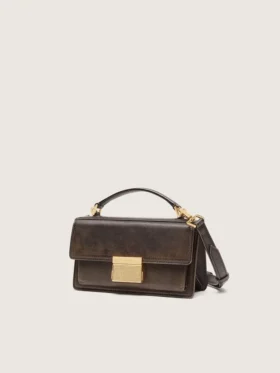 Kleine Venezia-Tasche aus dunkelbraunem Leder mit goldener Schnalle