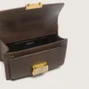 Kleine Venezia-Tasche aus dunkelbraunem Leder mit goldener Schnalle