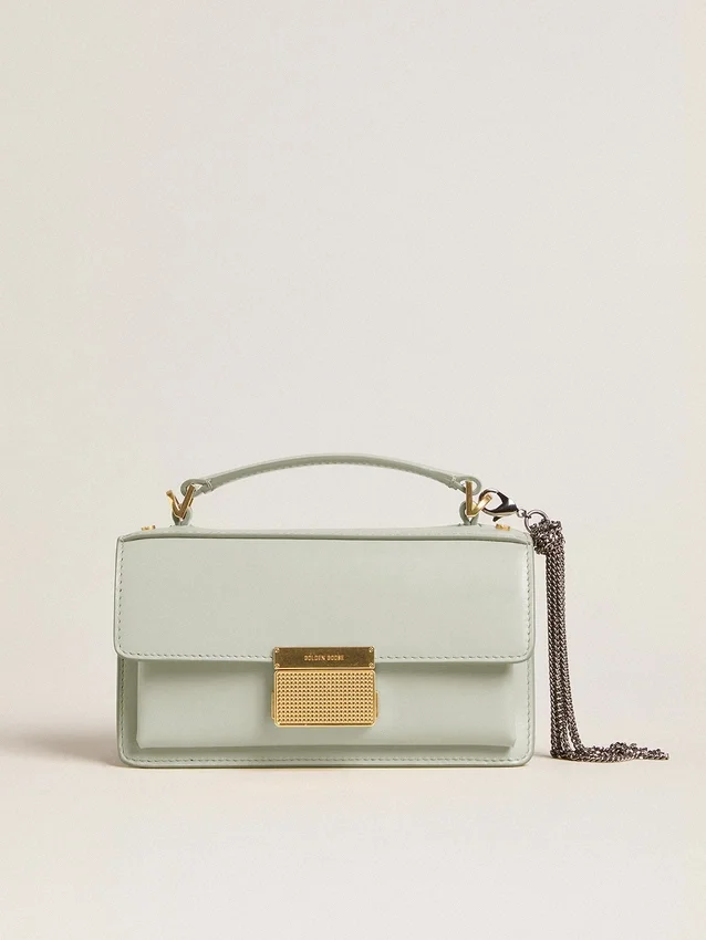 Kleine Venezia-Tasche aus mineralgrauem, geripptem Leder mit goldenen Details