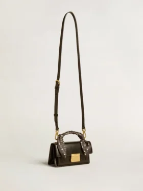 Kleine Venezia-Tasche aus schwarzem, genarbtem Leder mit Seidenschal