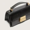 Kleine Venezia-Tasche aus schwarzem Leder im Used-Look mit goldenen Details