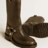 Kurt-Stiefel aus schwarzem Leder mit silberner Schnalle