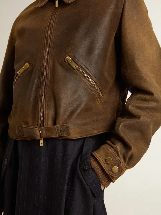 Kurze braune Leder-Bikerjacke für Damen mit Reissverschluss