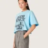 Kurzes Damen-Hemd aus hellblauem Baumwolljersey mit grafischem Print