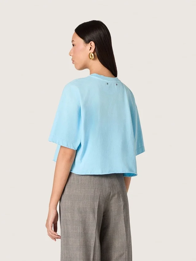 Kurzes Damen-Hemd aus hellblauem Baumwolljersey mit grafischem Print