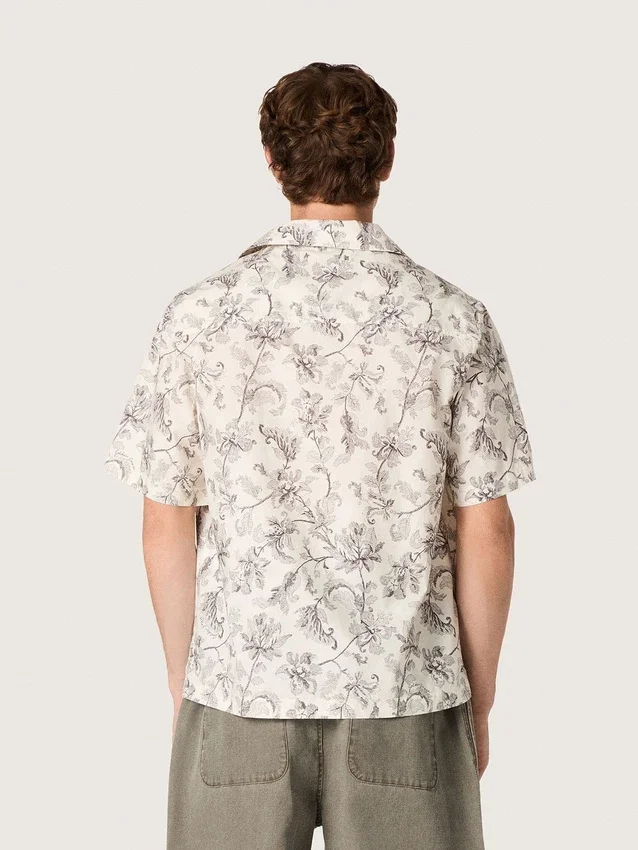Kurzärmeliges Herrenhemd aus Baumwolle mit schwarz-weissem Blumenprint