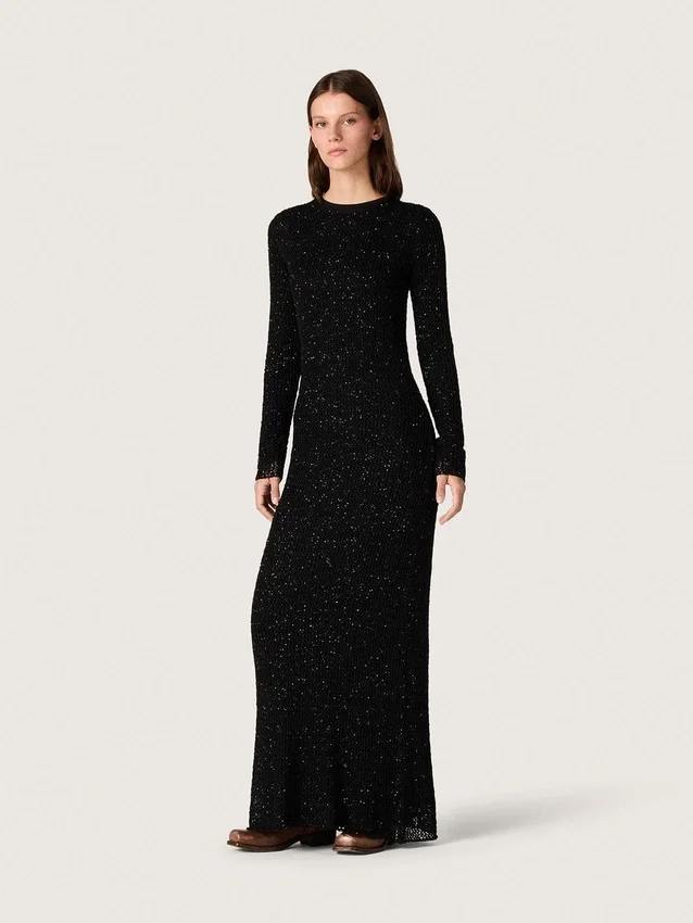Langes Damenkleid aus schwarzem Mesh mit schwarzen Pailletten