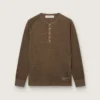 Langärmeliger Herrenpullover aus schildpattbraunem Leinenjersey