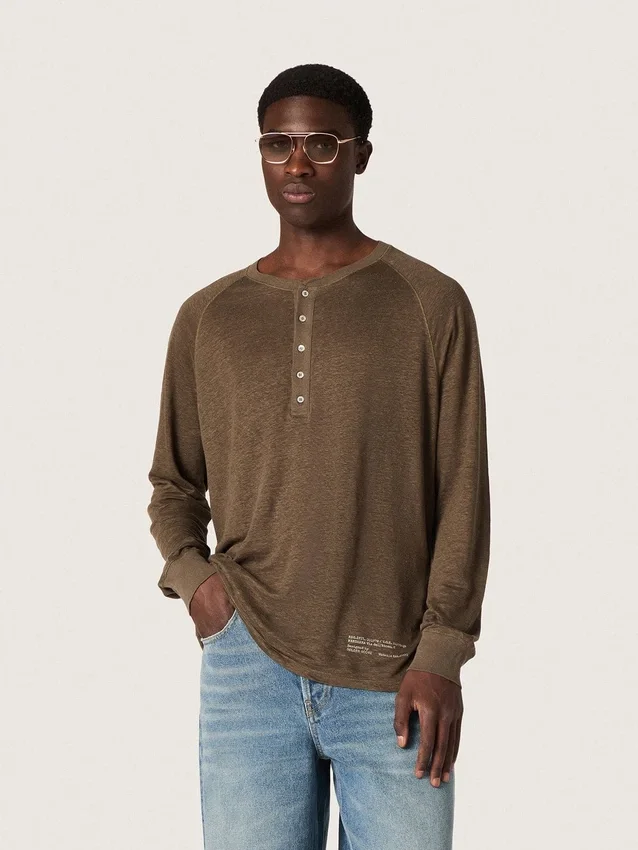 Langärmeliger Herrenpullover aus schildpattbraunem Leinenjersey