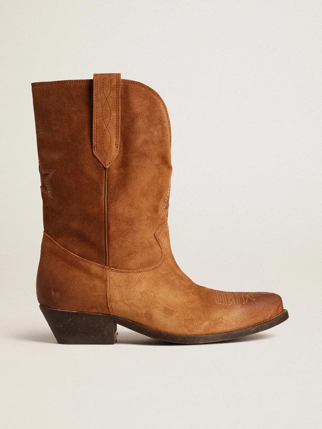 Low Wish Star-Stiefel aus cognacfarbenem Wildleder mit eingearbeitetem Stern