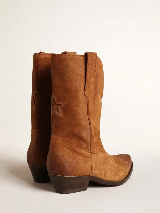 Low Wish Star-Stiefel aus cognacfarbenem Wildleder mit eingearbeitetem Stern