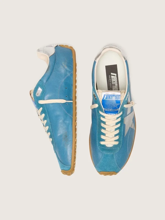Herren-Marathon Speed aus blauem Nappa mit aufgedrucktem Stern und silberner Fersenlasche aus Leder