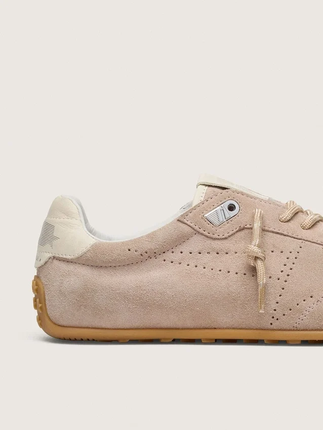 Marathon Speed für Damen aus rosa Wildleder mit perforiertem Stern und weisser Lederlasche an der Ferse