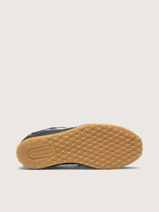 Herren-Sneaker «Marathon Speed» mit schwarzem Lederobermaterial und silbernem Stern