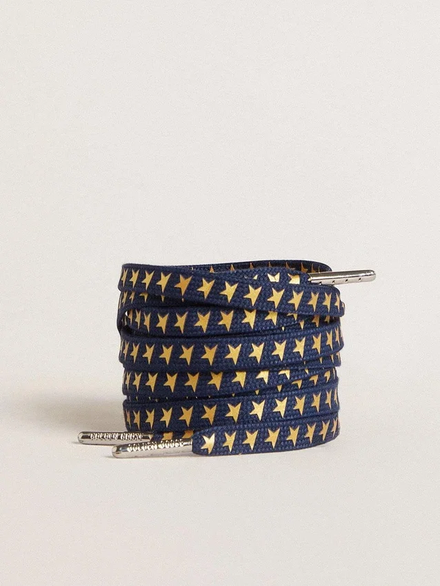 Marineblaue Schnürsenkel mit kontrastierenden goldenen Sternen